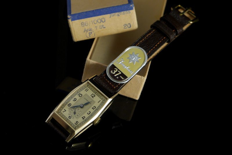 J86 wrist watch NOS